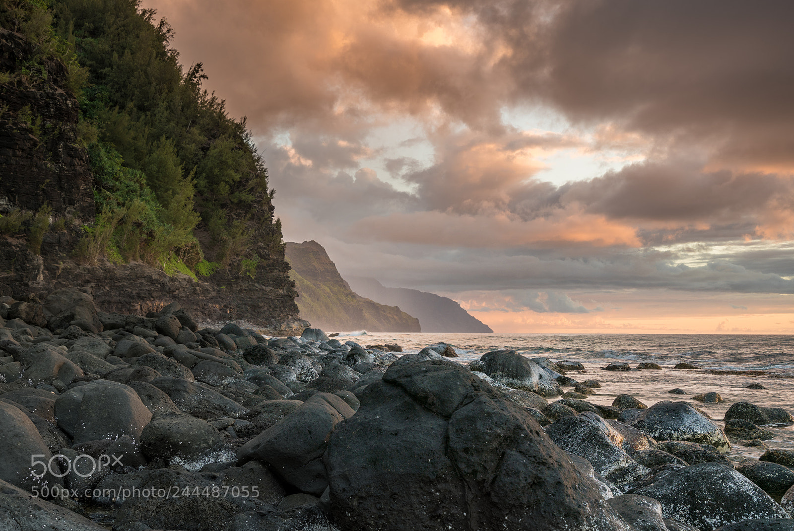 Sony a7R II sample photo. Sunset along na pali photography