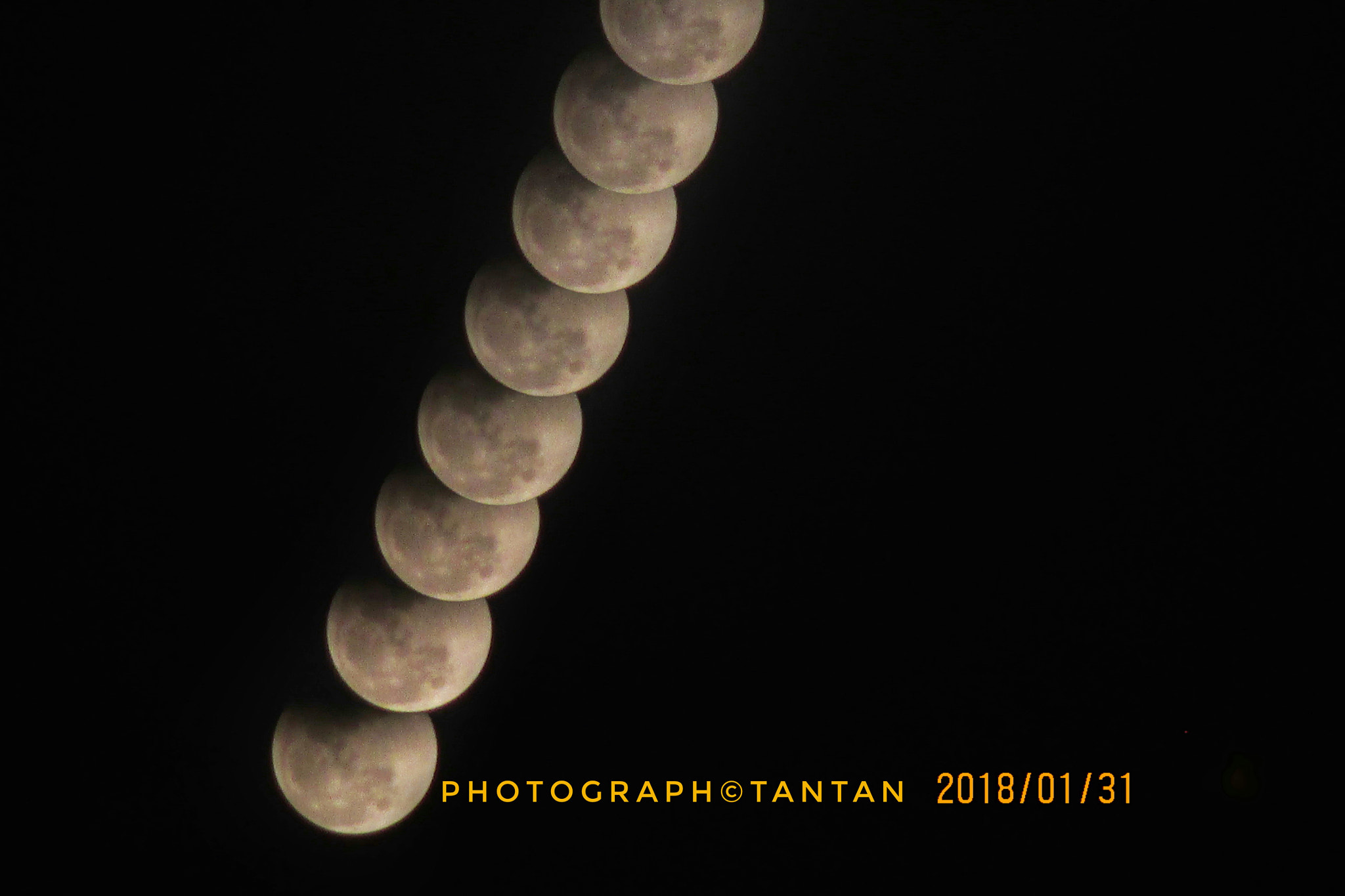 Canon PowerShot ELPH 130 IS (IXUS 140 / IXY 110F) sample photo. Moon photography