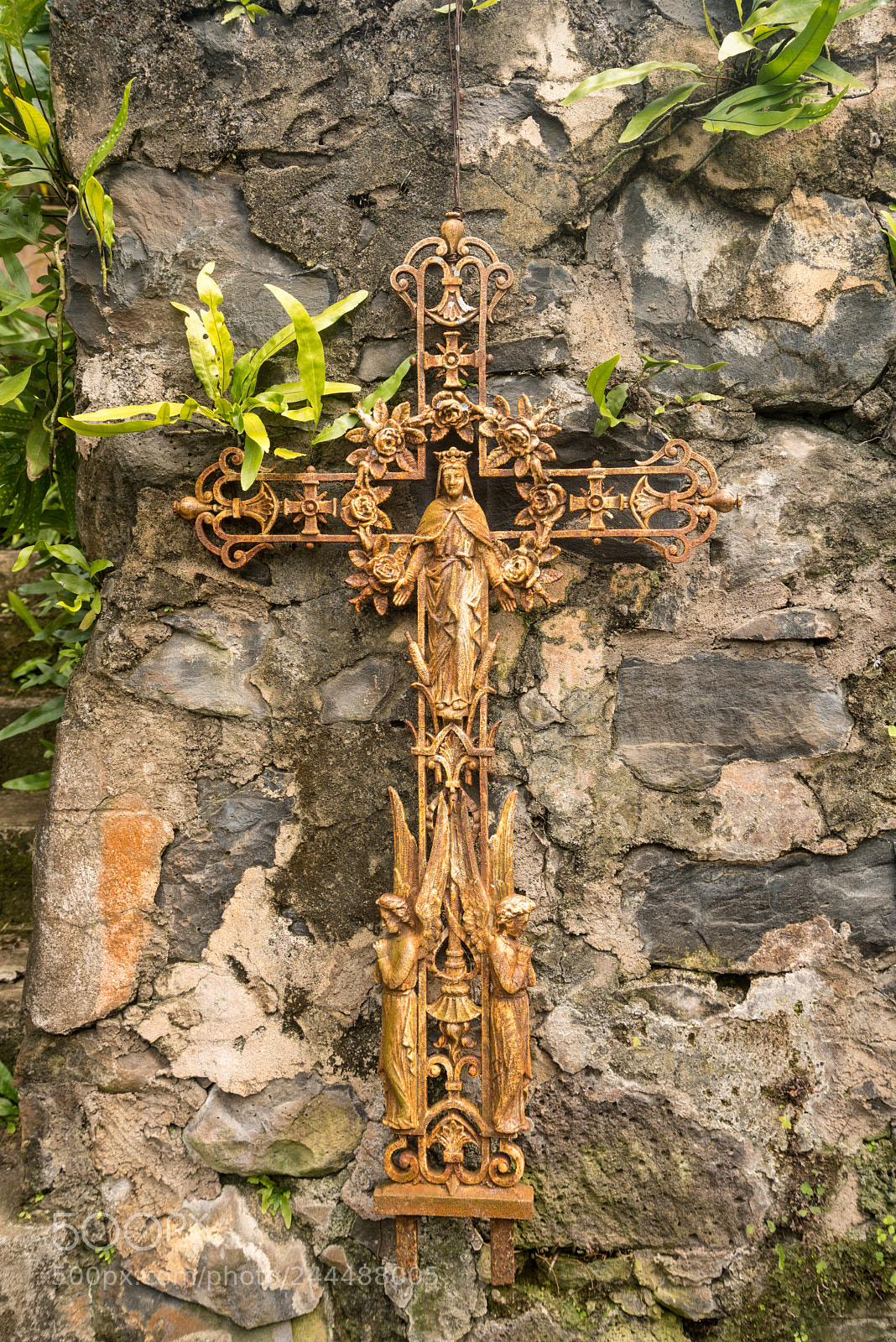 Sony a7R II sample photo. Old rusty crucifix affixed photography