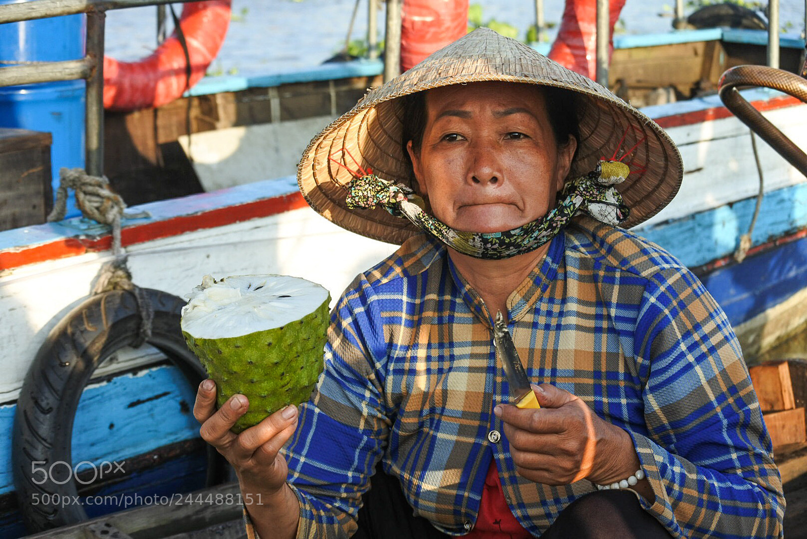 Nikon 1 J5 sample photo. Vietnam market sales lady photography