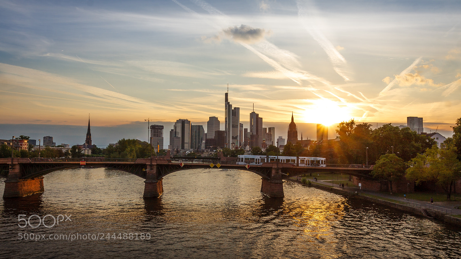 Canon EOS 40D sample photo. Golden hour in frankfurt photography