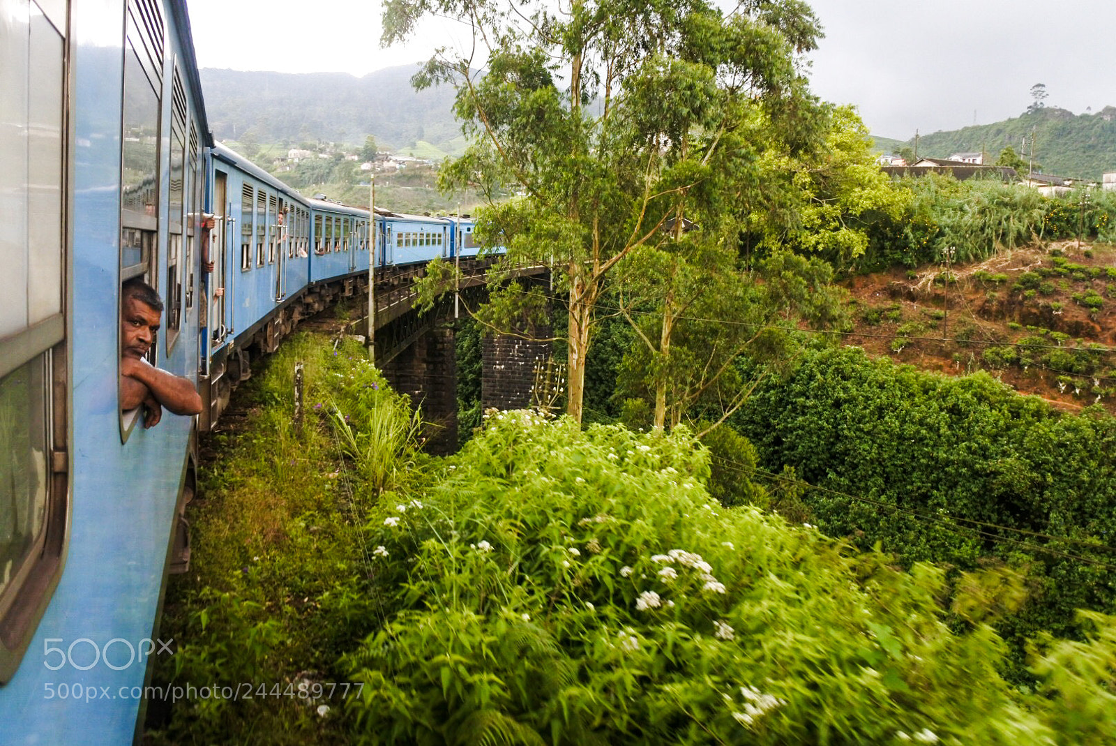 Nikon 1 J5 sample photo. Sri lanka train trip photography
