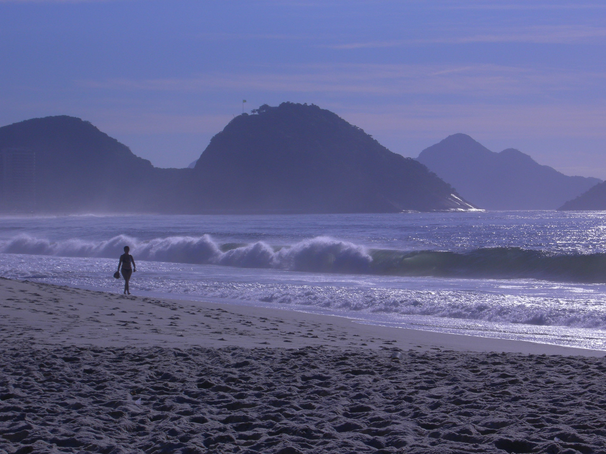 Nikon COOLPIX P1 sample photo. Copacabana mist photography