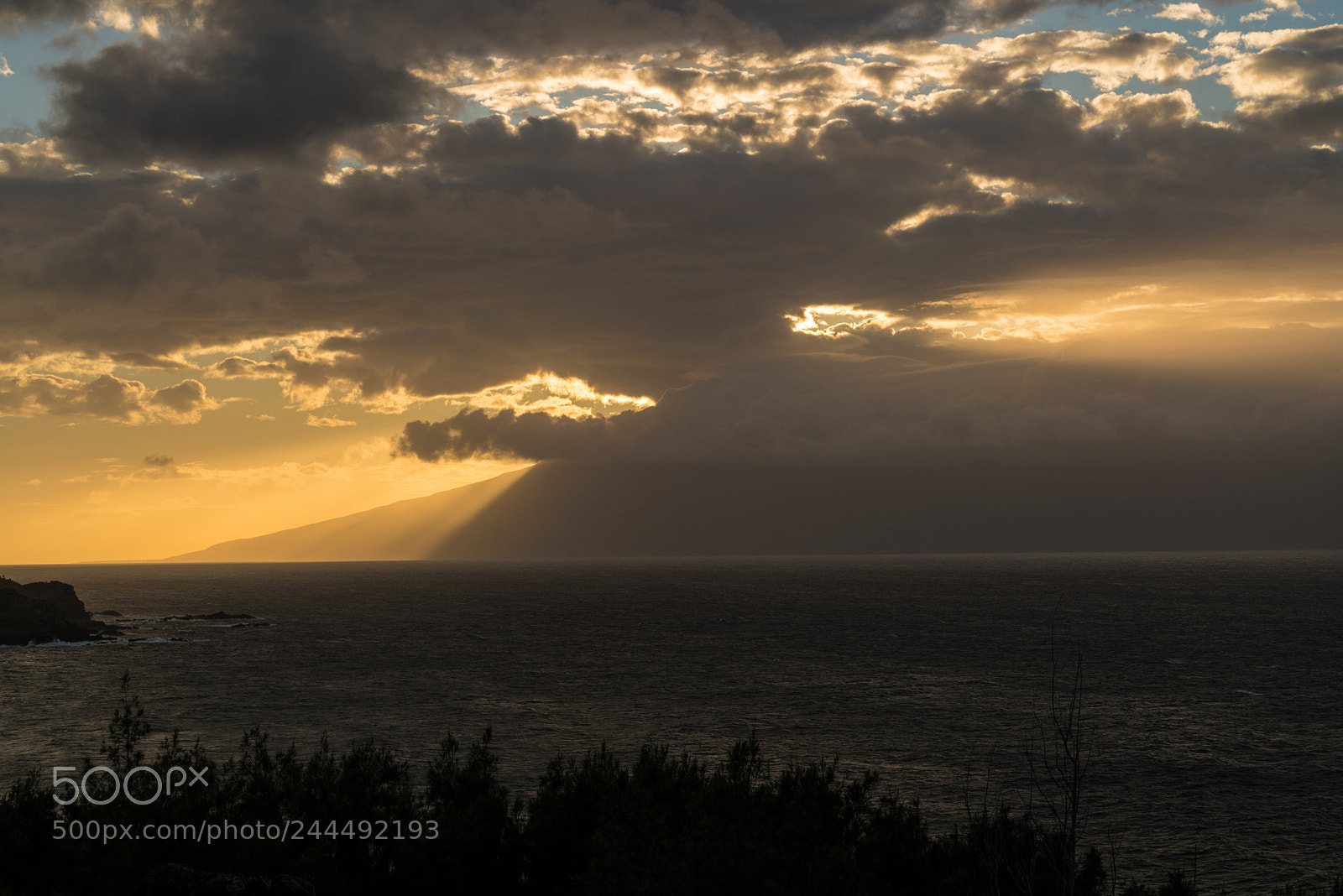 Sony a7R II sample photo. Sun setting behind the photography