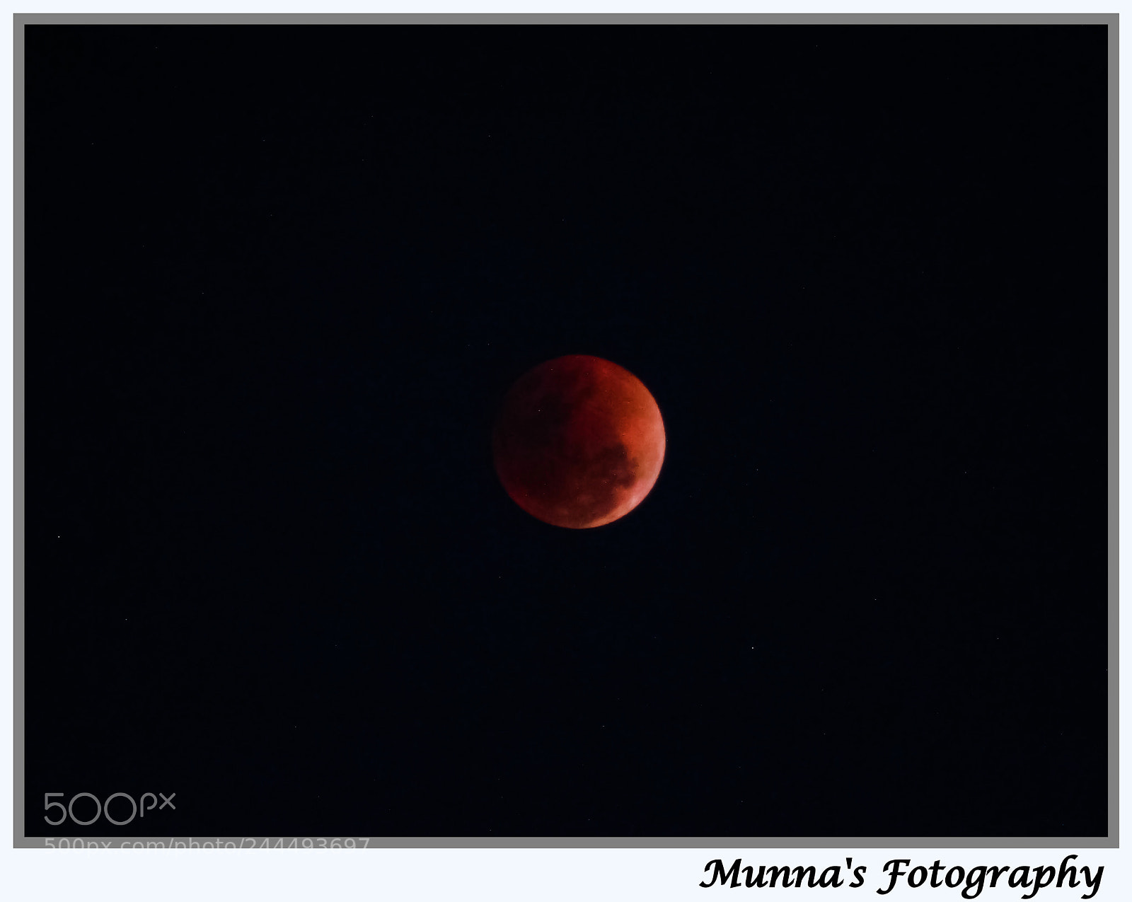 Canon EOS 550D (EOS Rebel T2i / EOS Kiss X4) sample photo. Red lunar photography