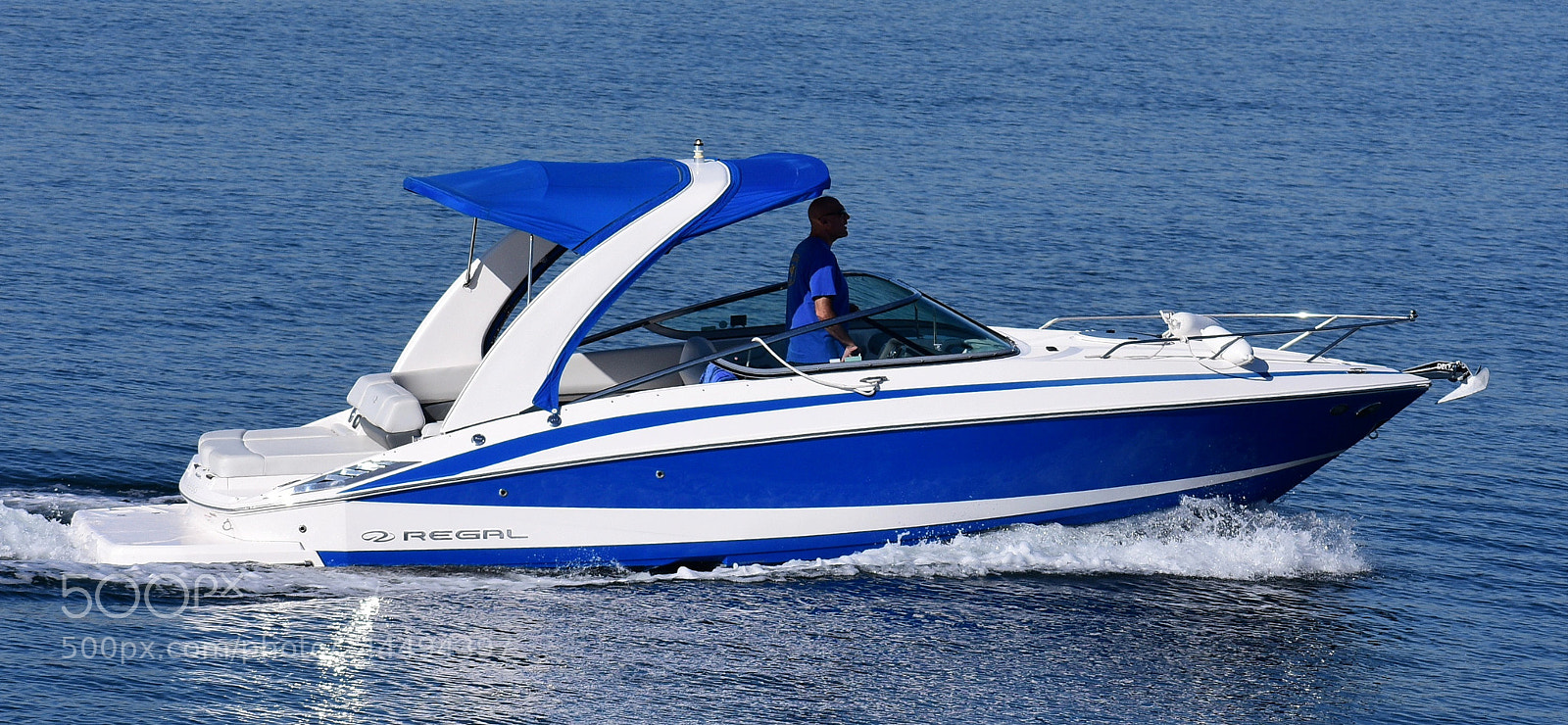 Nikon D7200 sample photo. Powerboat cruising the pacific photography
