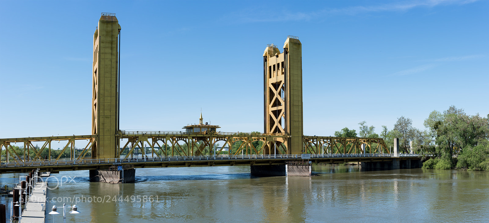 Sony a7R II sample photo. Tower bridge gateway across photography