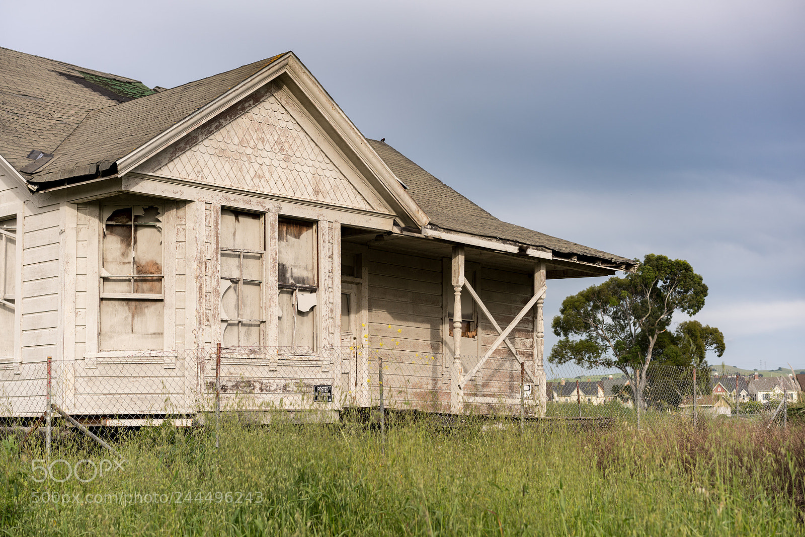 Sony a7R II sample photo. Abandoned single family home photography