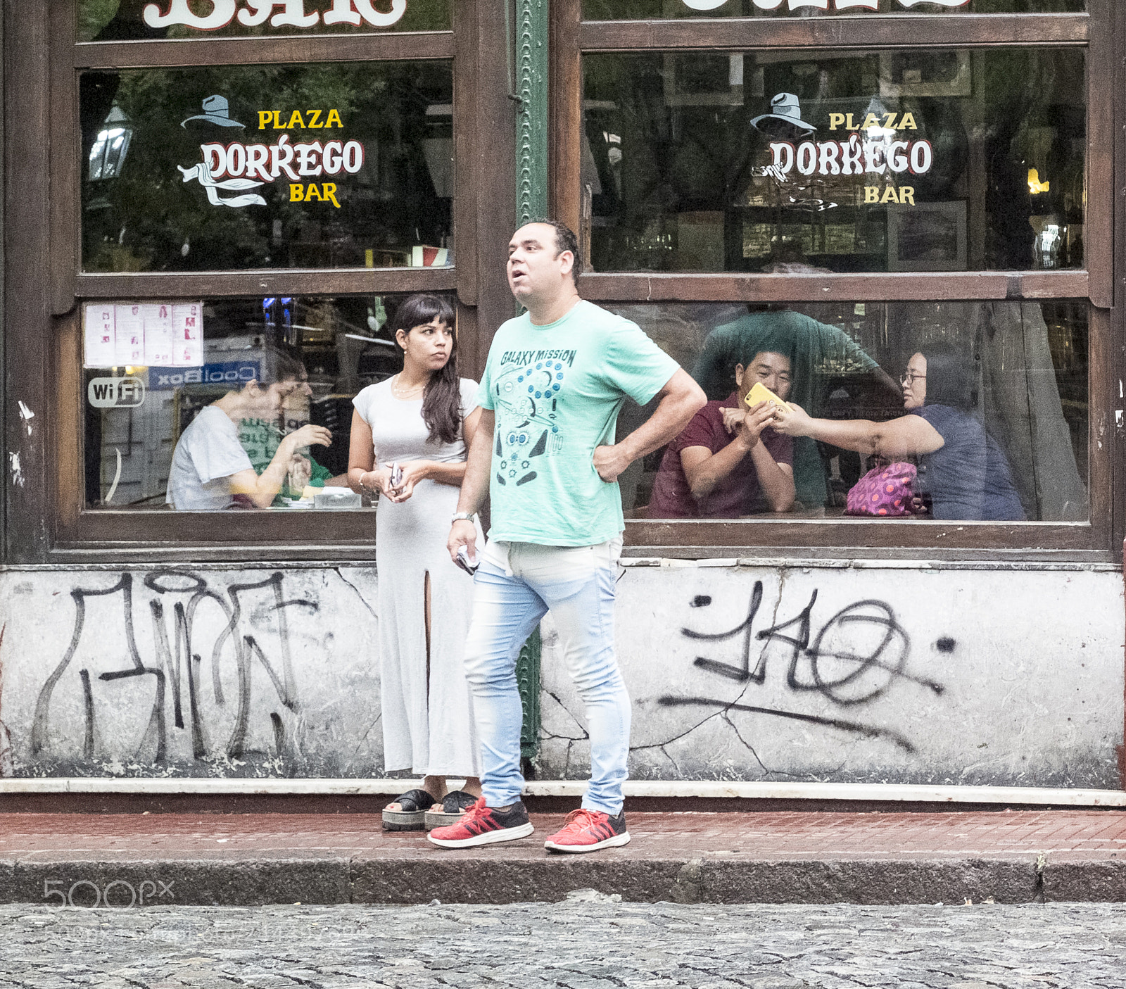 Fujifilm X10 sample photo. In front of the photography