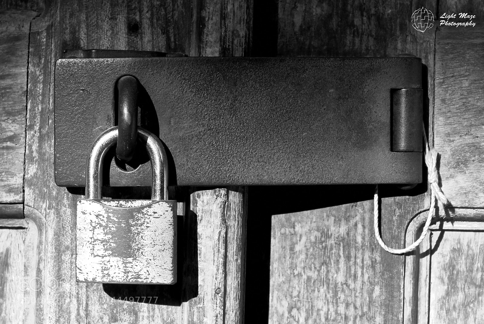 Panasonic Lumix DMC-LX100 sample photo. Locked secret photography