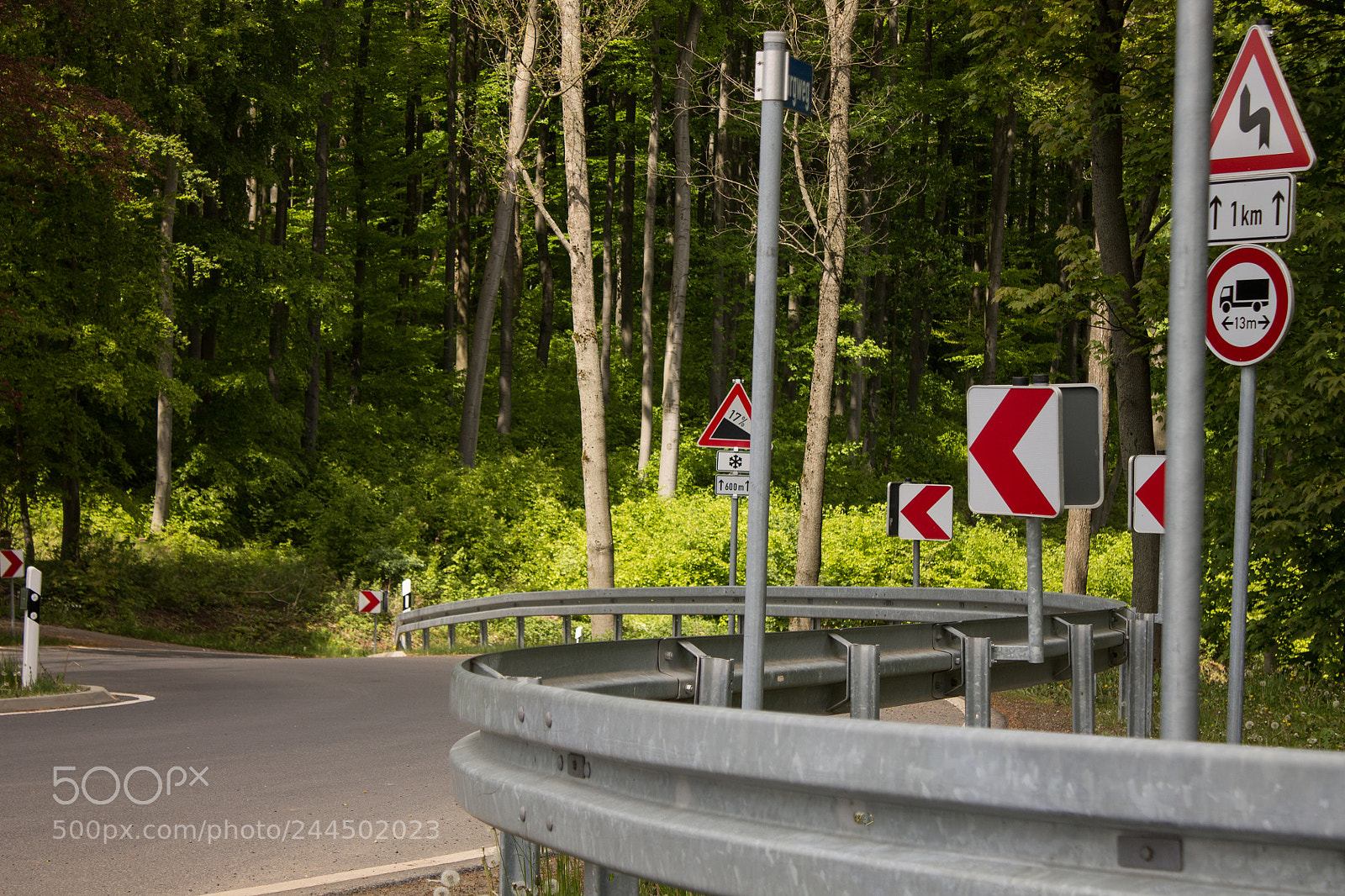 Canon EOS 1100D (EOS Rebel T3 / EOS Kiss X50) sample photo. Scharfenstein roadsigns photography