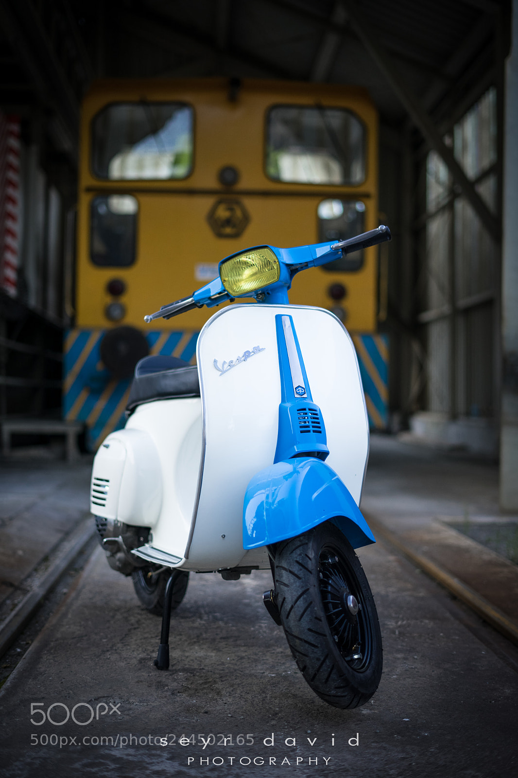 Sony a7 II sample photo. Vespa front photography