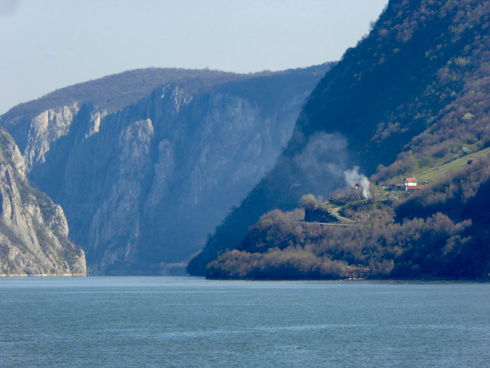 Panasonic Lumix DMC-ZS40 (Lumix DMC-TZ60) sample photo. Danube, by narrowest point photography