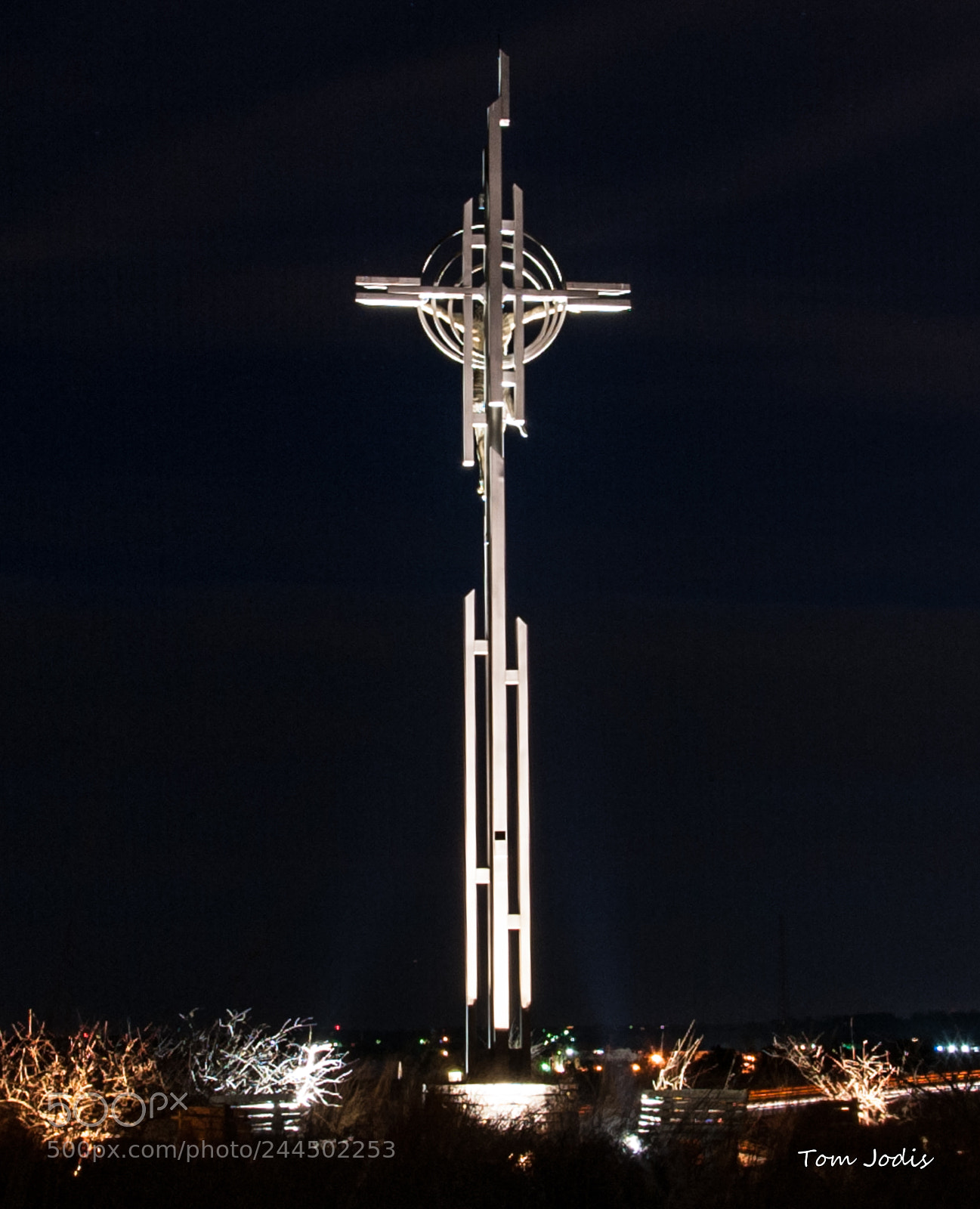 Nikon D700 sample photo. Holy family shrine cross photography