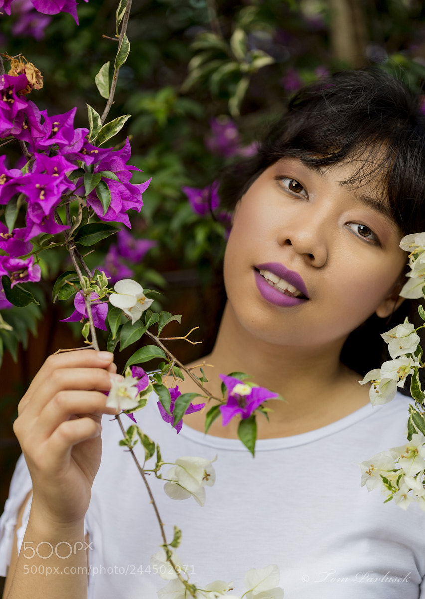 Nikon D600 sample photo. Indonesian girl with flowers photography