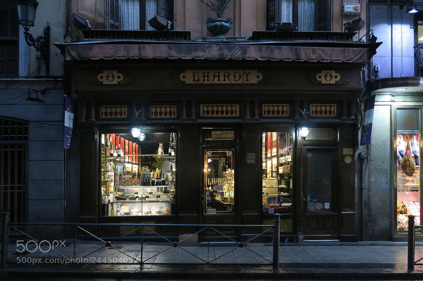 Canon PowerShot G7 X sample photo. The oldest gourmet store photography