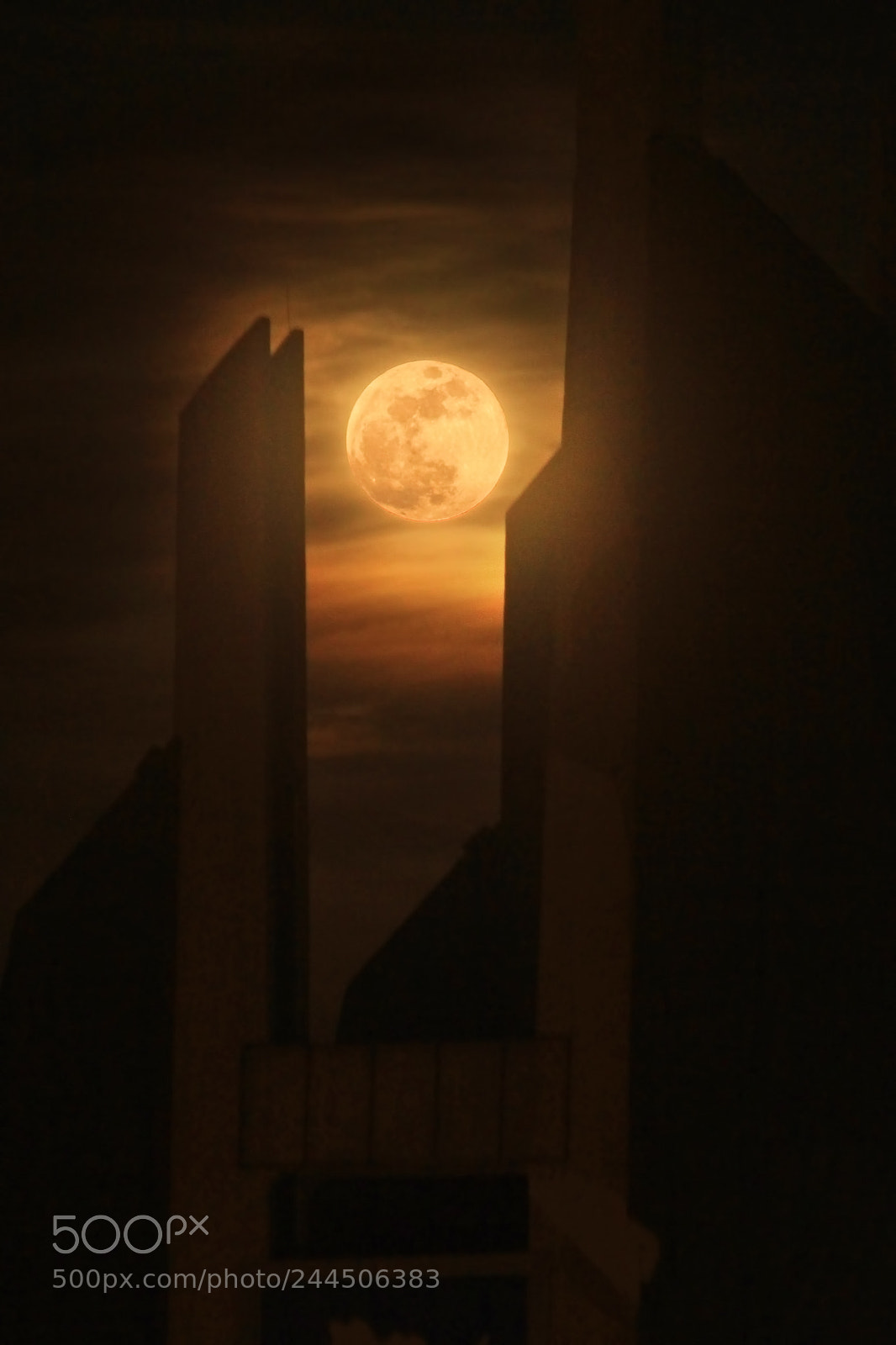 Canon EOS 550D (EOS Rebel T2i / EOS Kiss X4) sample photo. Supermoon-kosovo photography