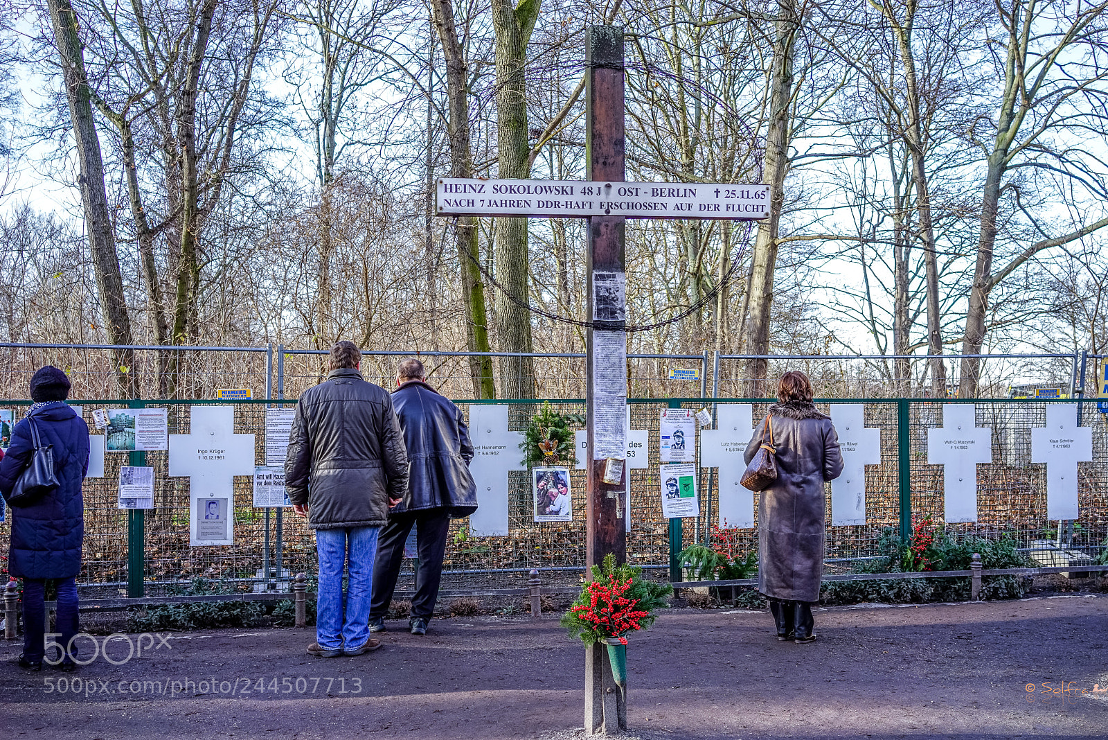 Sony a7R sample photo. Les oubliés photography