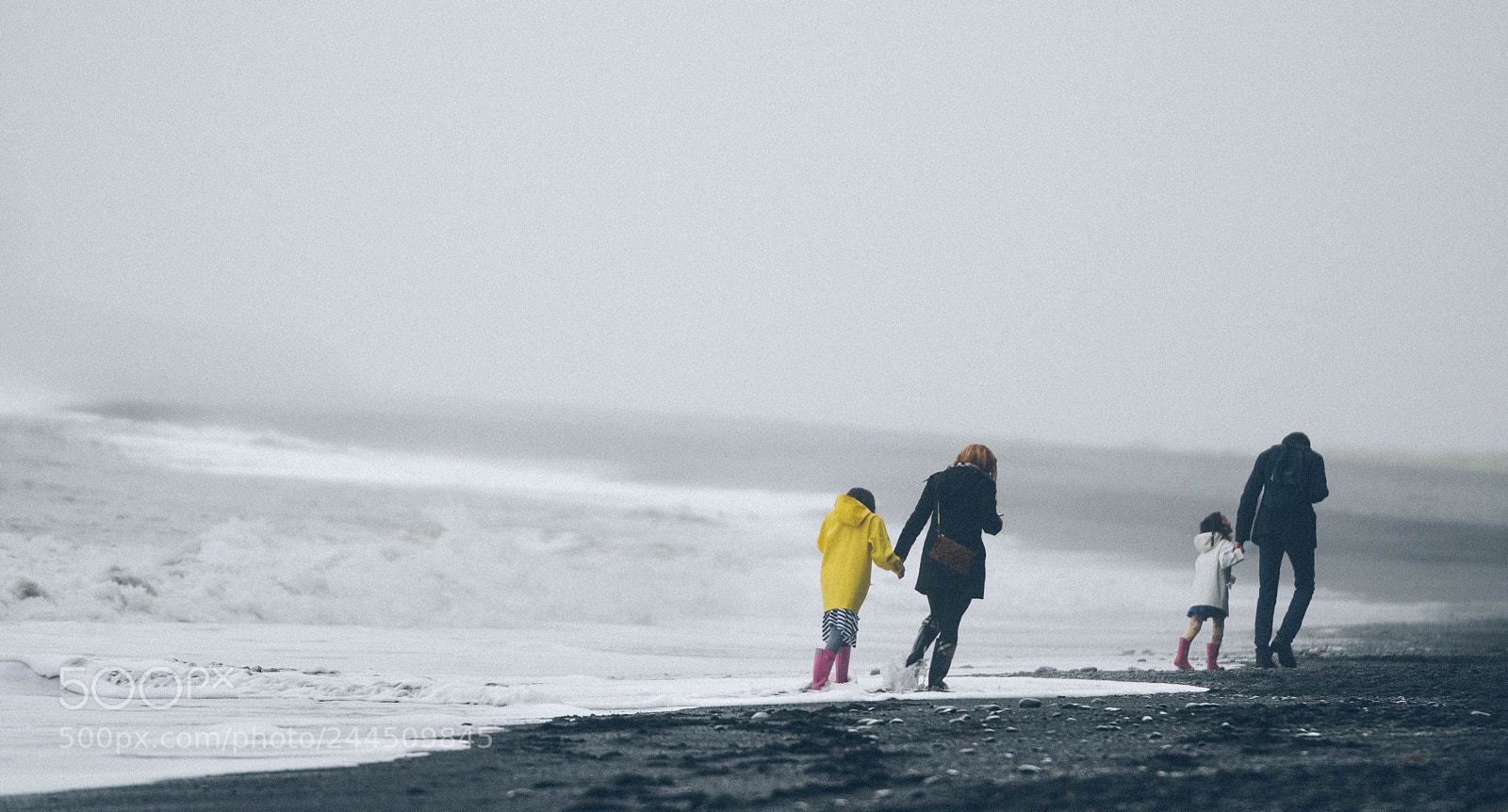 Sony a6500 sample photo. Familie black beach iceland photography