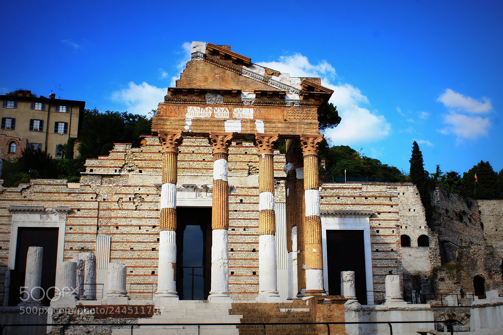 Canon EOS 550D (EOS Rebel T2i / EOS Kiss X4) sample photo. The roman ruins of photography