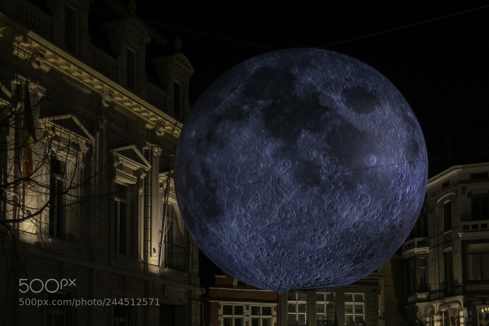 Samsung NX300 sample photo. Museum of the moon photography