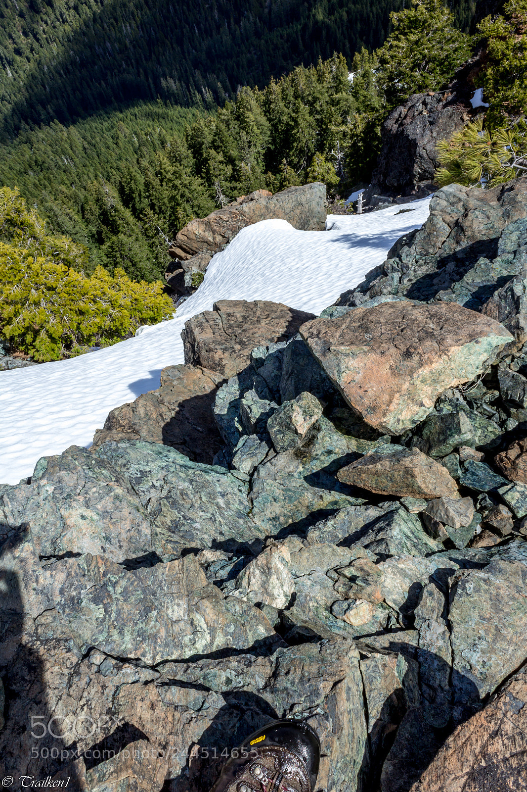 Canon EOS 1200D (EOS Rebel T5 / EOS Kiss X70 / EOS Hi) sample photo. Climbers perspective photography