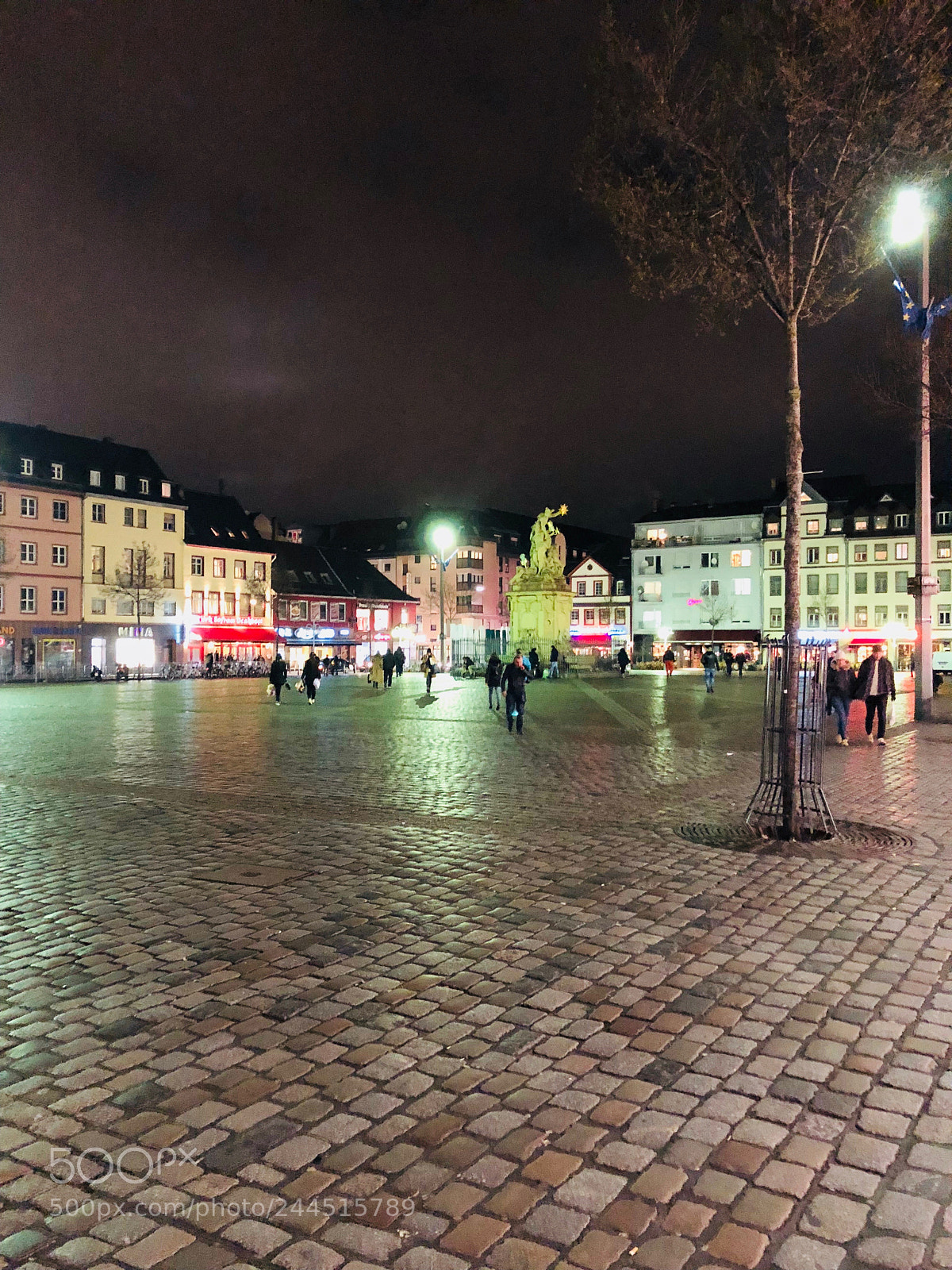 Apple iPhone 8 sample photo. Mannheim by night | marktplatz photography