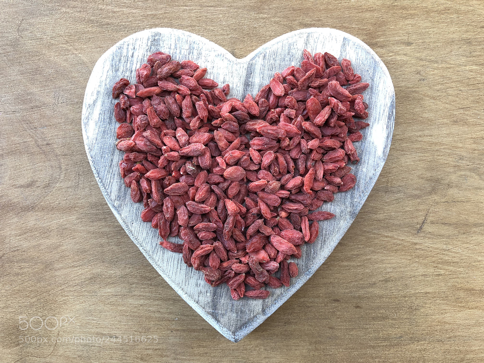 Apple iPhone X sample photo. Love goji berries photography