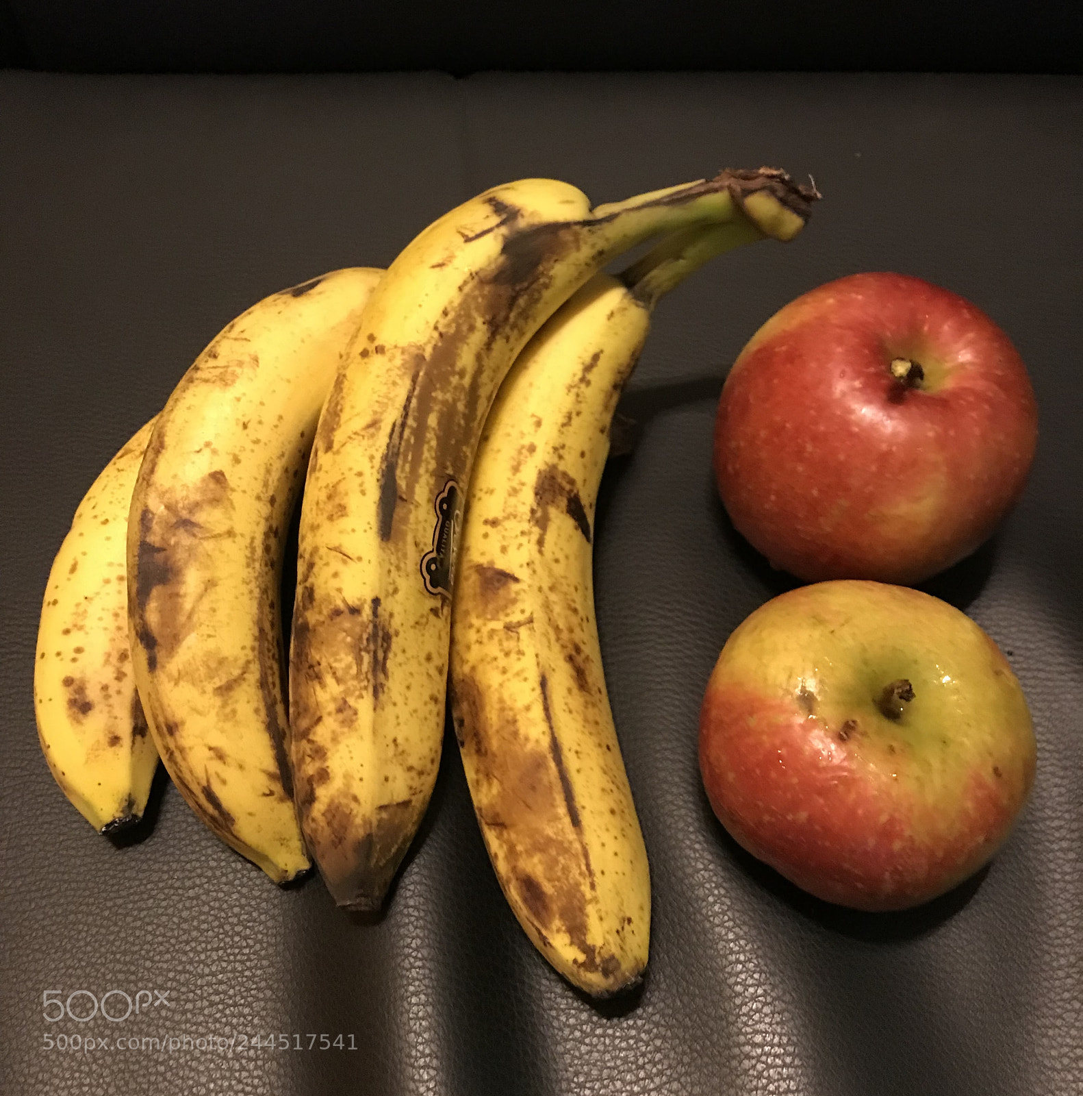 Apple iPhone 7 Plus sample photo. Raw night photography