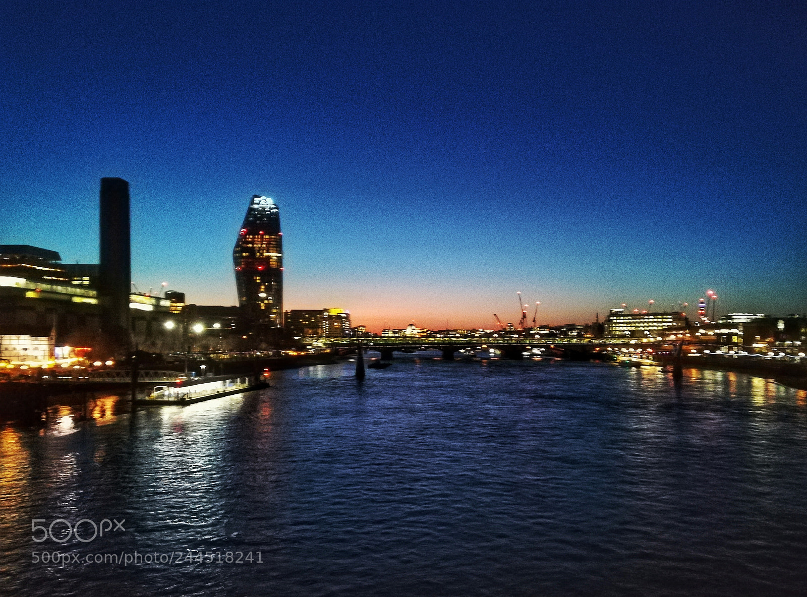HUAWEI PRA-LX1 sample photo. Sunset on london river photography