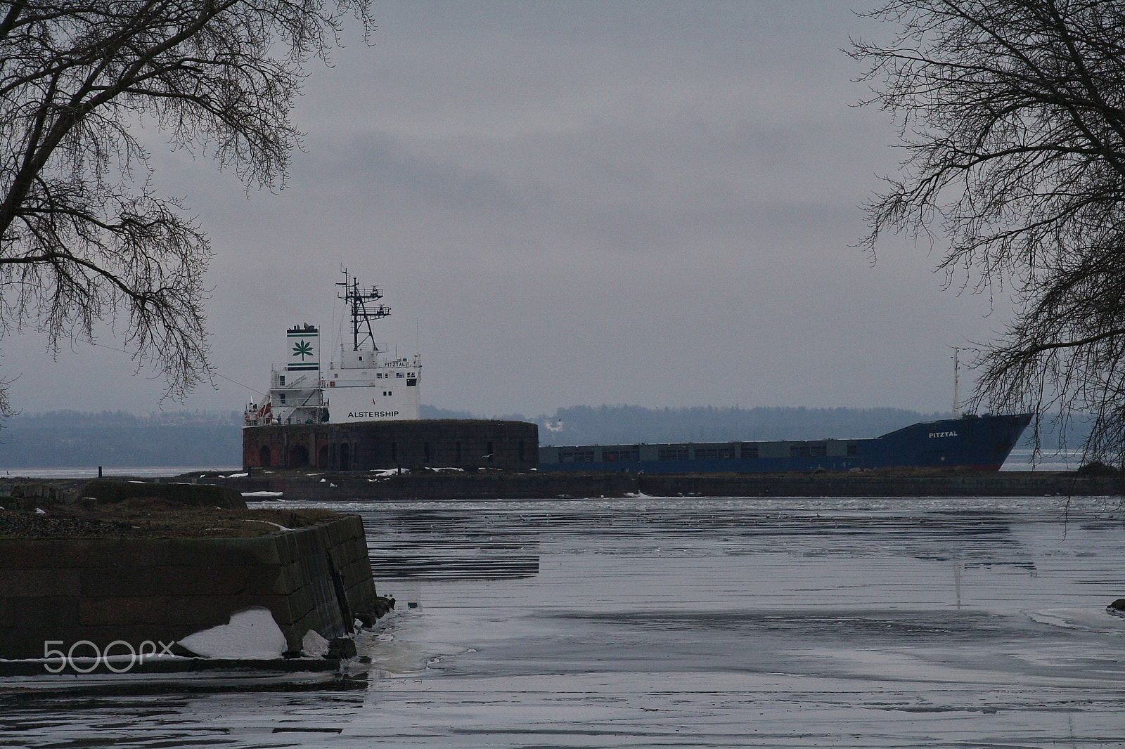 Canon EOS 1000D (EOS Digital Rebel XS / EOS Kiss F) sample photo. On the fairway, past the forts... photography