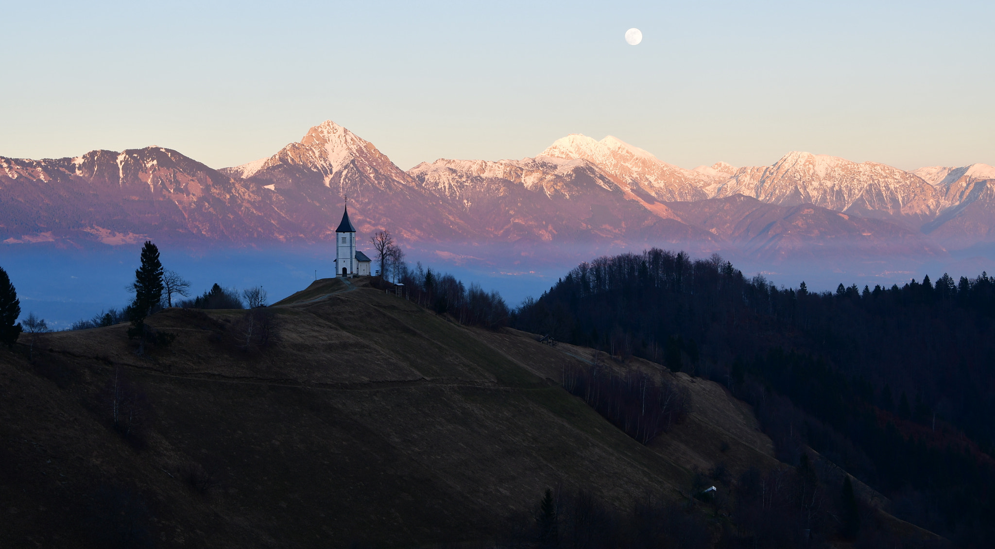 Nikon AF-S Nikkor 24-70mm F2.8E ED VR sample photo. Jamnik at the sunset photography