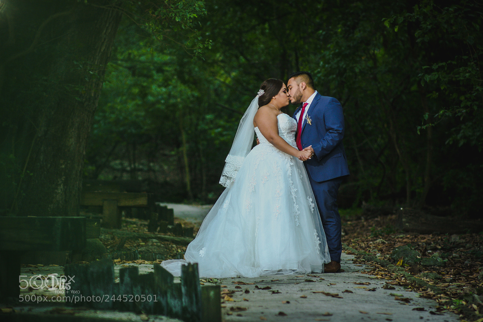 Canon EOS 5D sample photo. Wedding photography