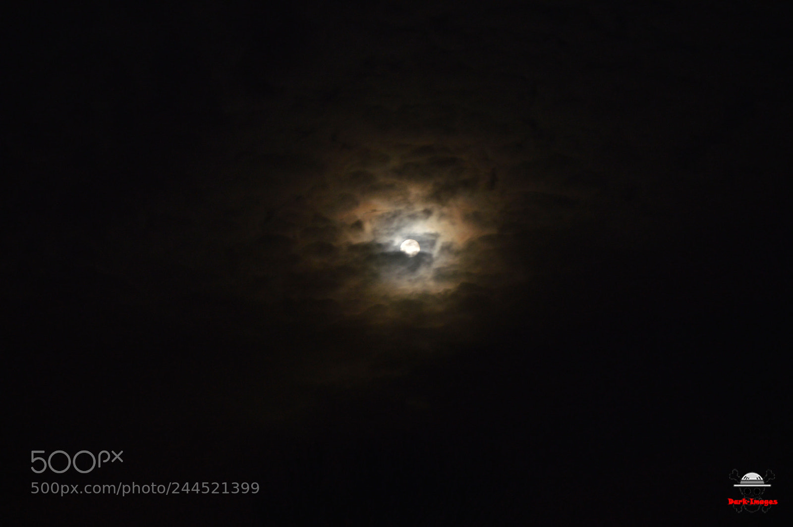 Nikon D3200 sample photo. The moon photography