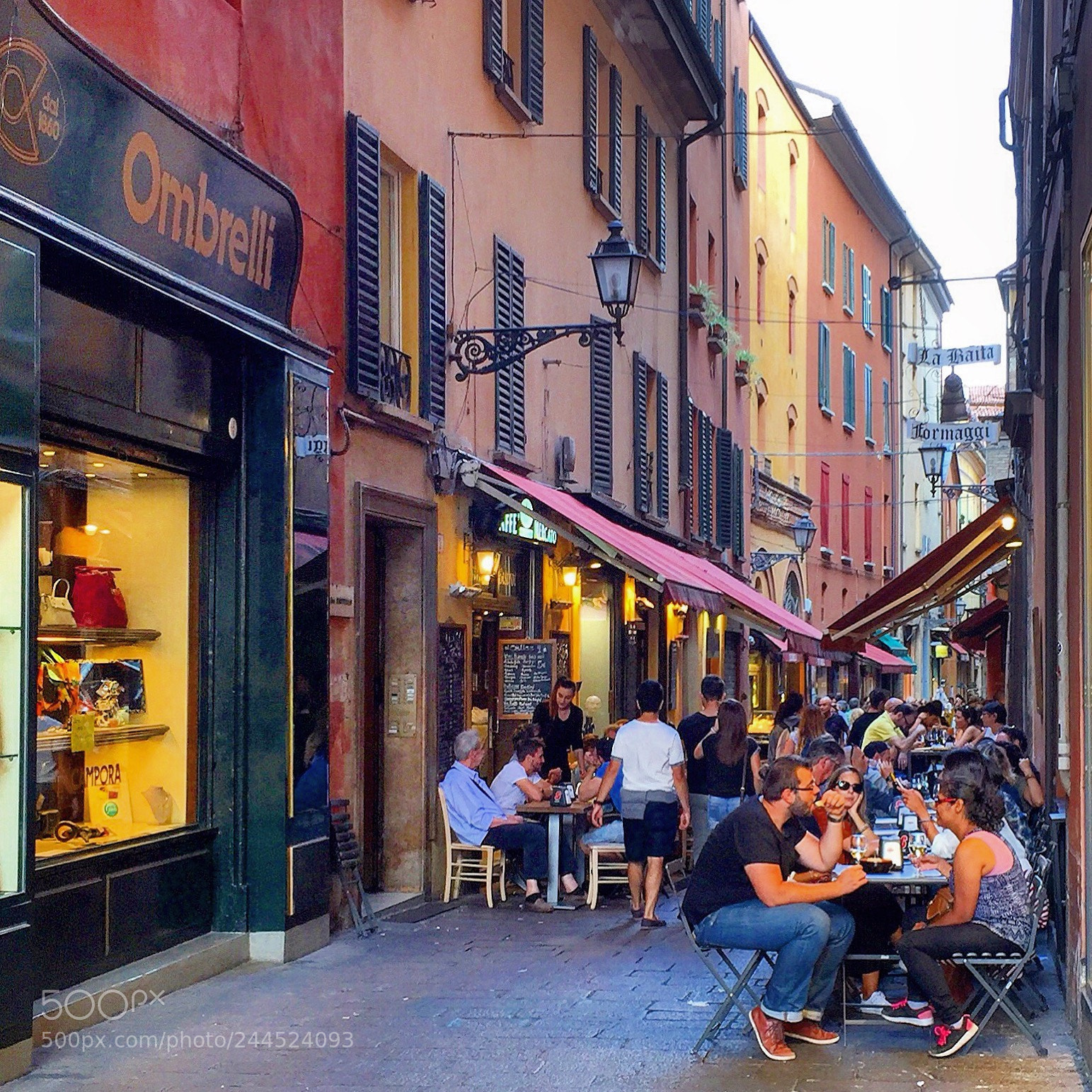 Apple iPhone 6 sample photo. Bologna photography