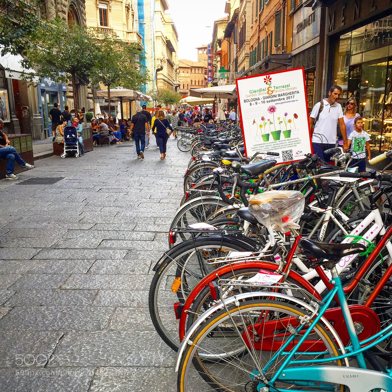 Apple iPhone 6 sample photo. Bologna photography