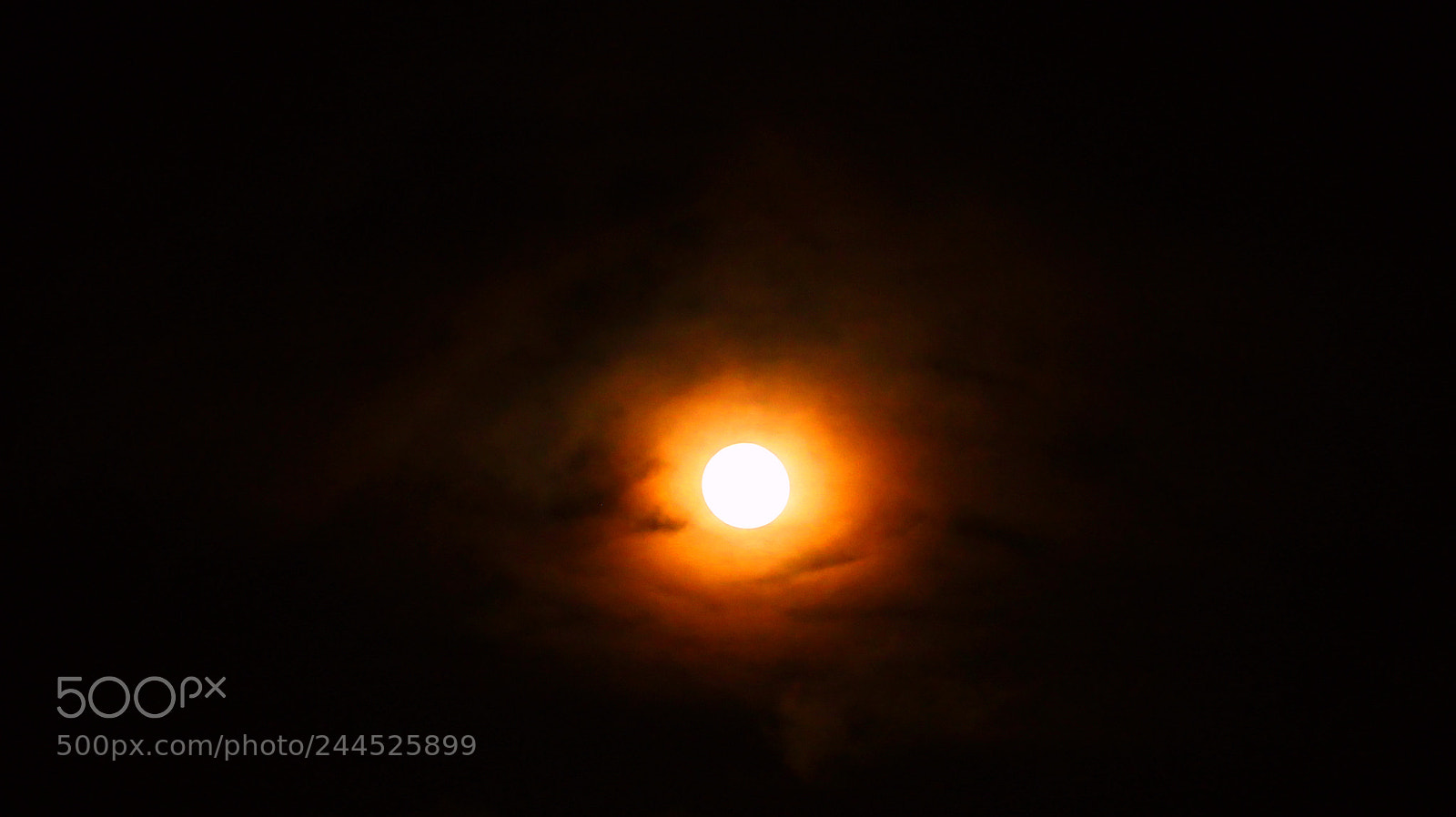 Canon EOS 1300D (EOS Rebel T6 / EOS Kiss X80) sample photo. Super moon photography