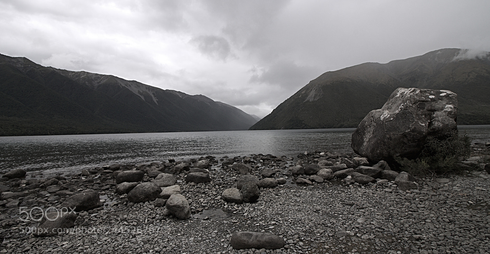 Canon EOS 1300D (EOS Rebel T6 / EOS Kiss X80) sample photo. Moody lake photography