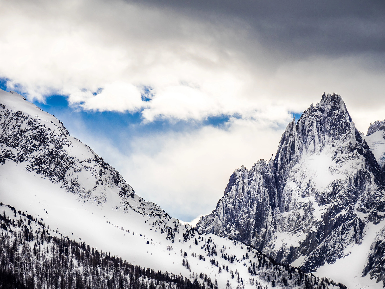 Olympus PEN-F sample photo. Snowy mountain photography