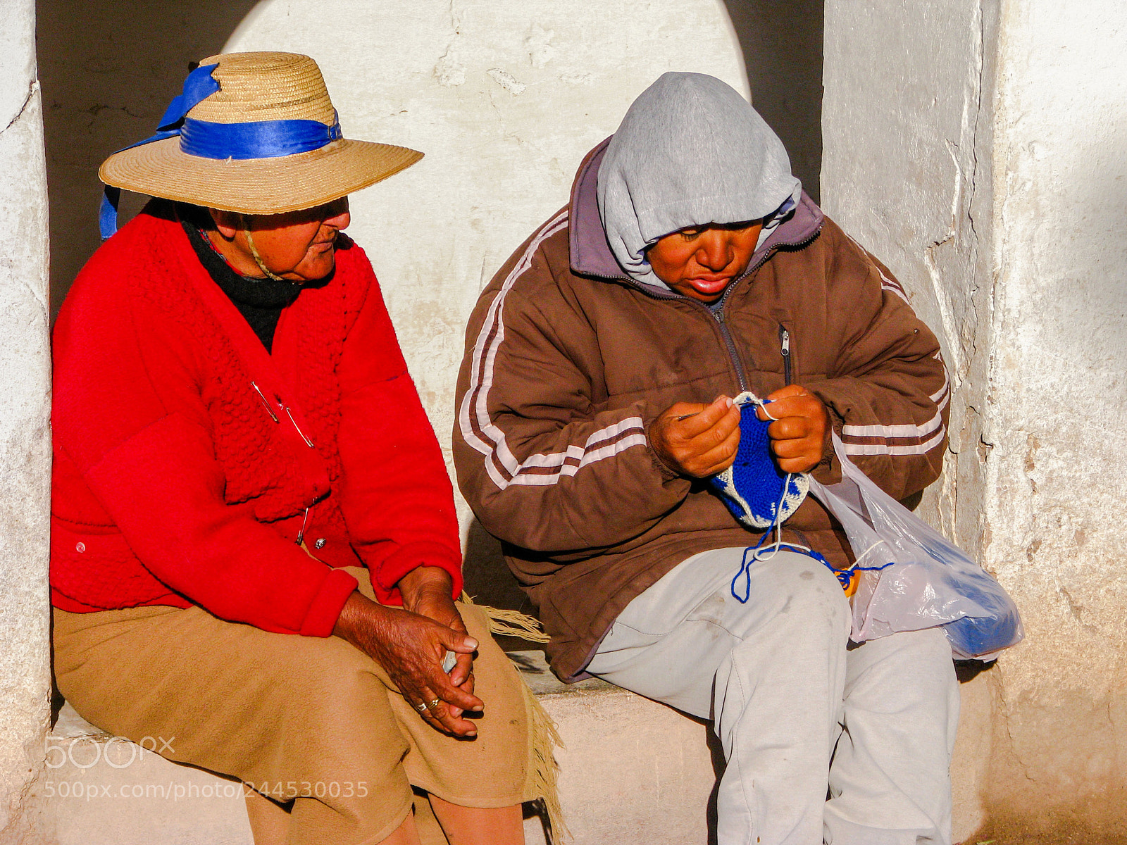 Canon POWERSHOT S5 IS sample photo. The hat knitter photography
