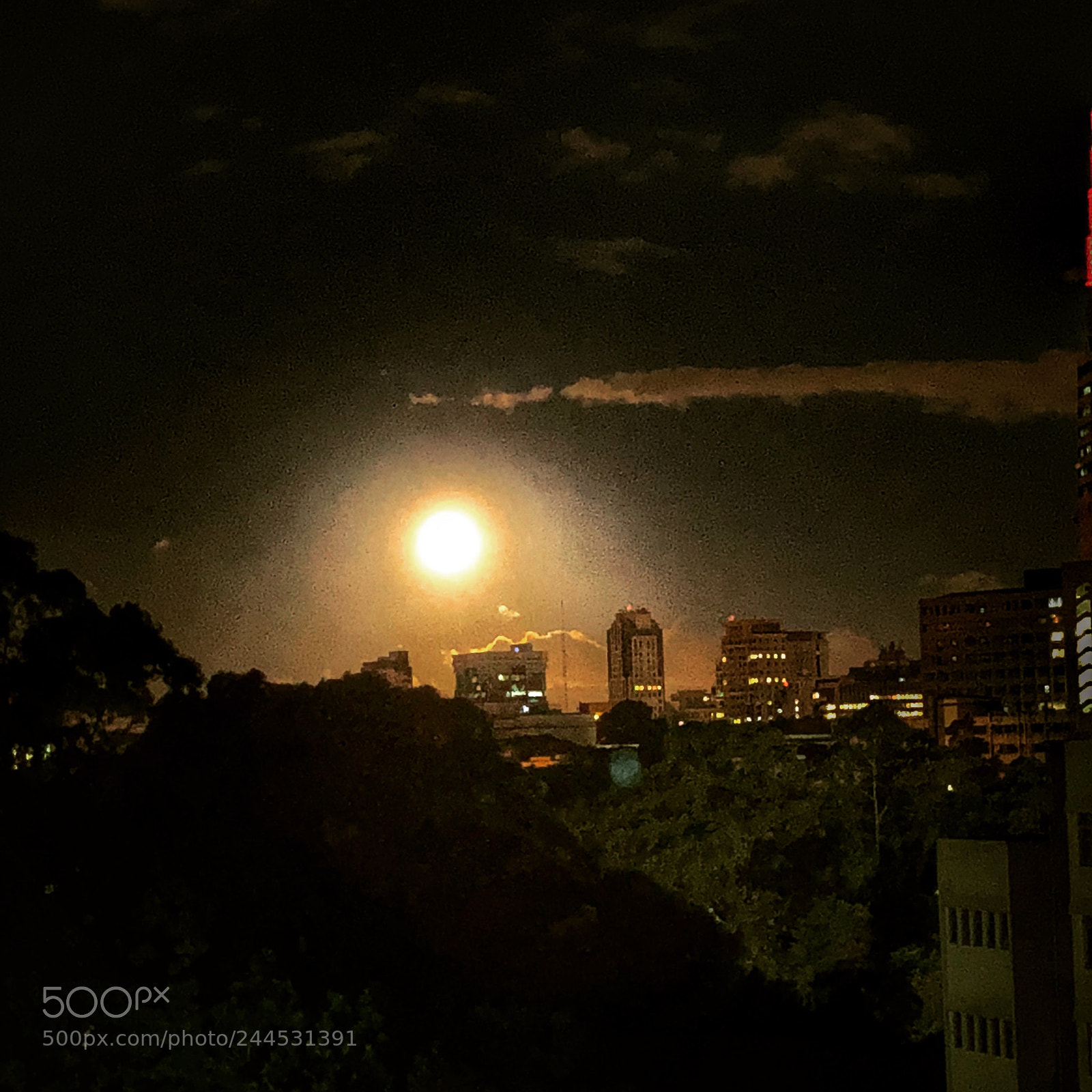 Apple iPhone 8 Plus sample photo. La luna rossa photography