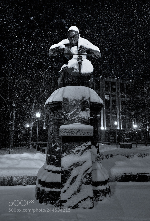 Sony Cyber-shot DSC-RX100 II sample photo. Monument to mstislav rostropovich photography