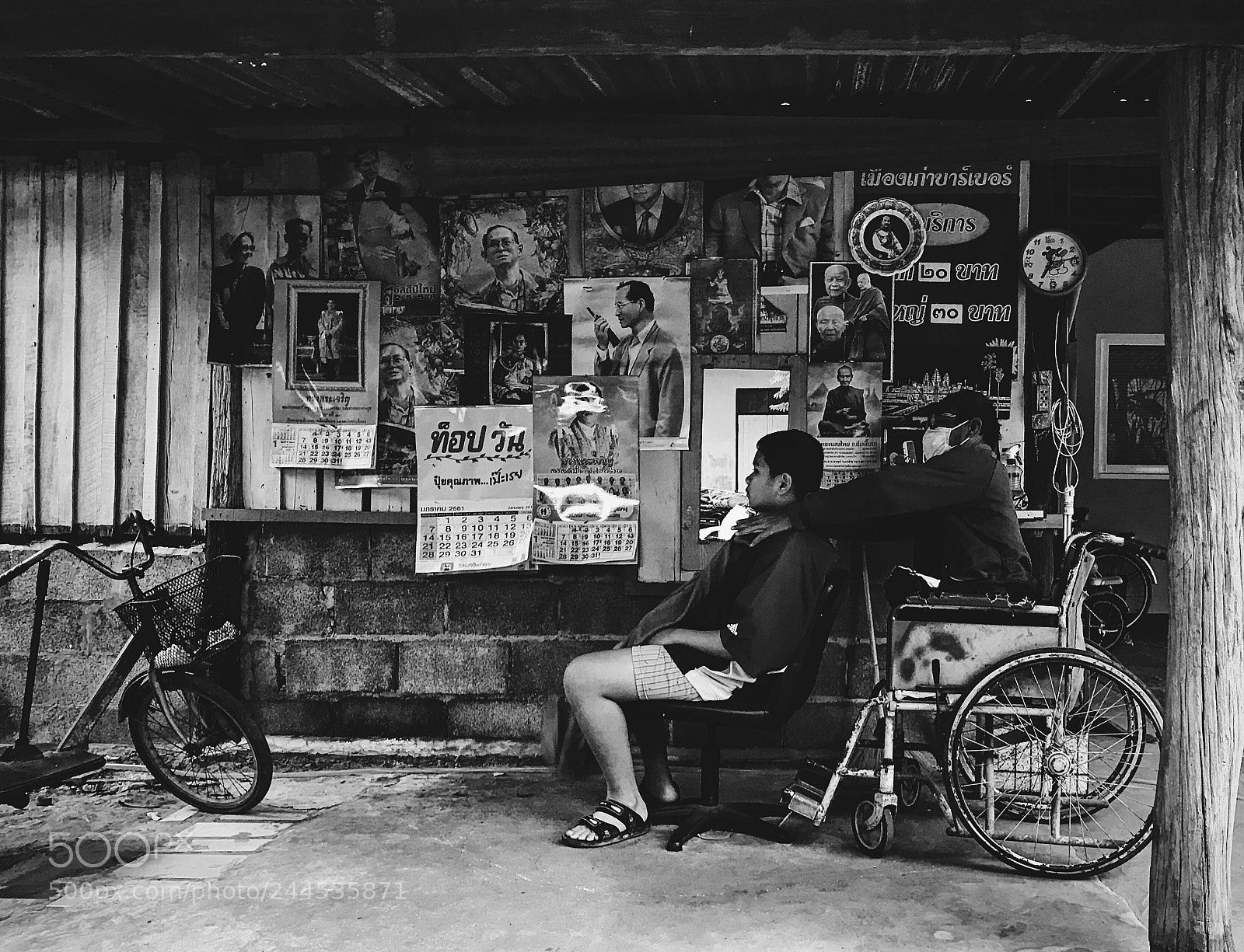 Apple iPhone 7 sample photo. Barber in thailand photography