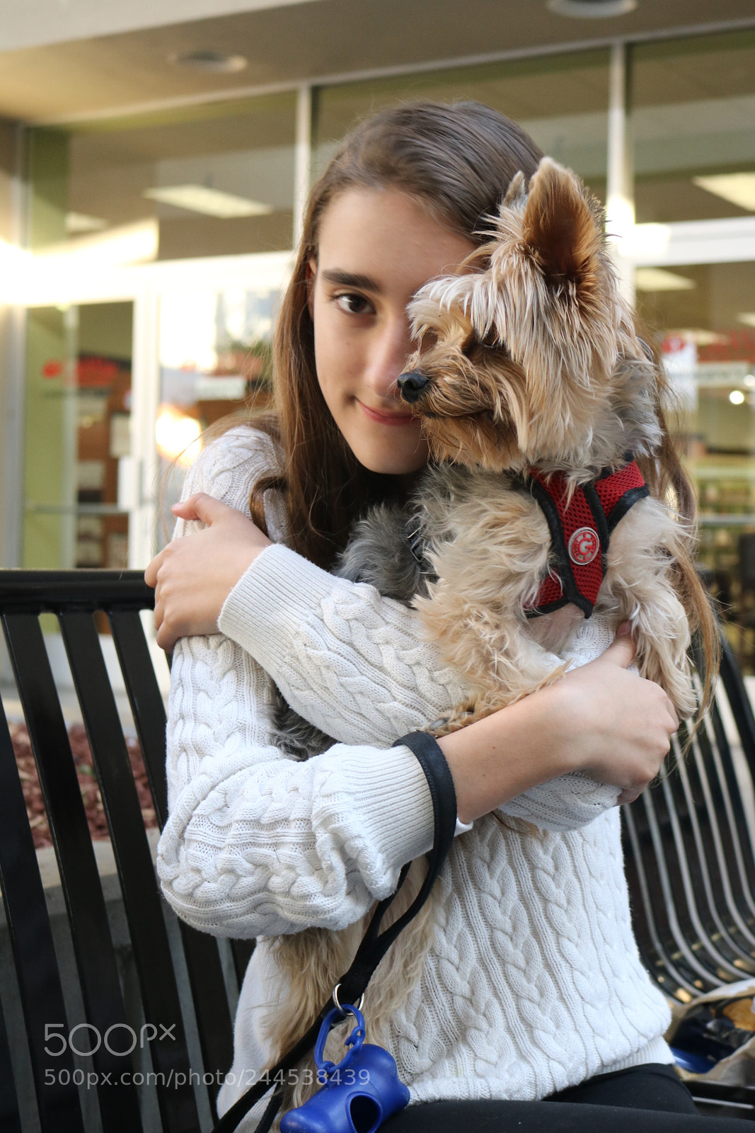 Canon EOS 750D (EOS Rebel T6i / EOS Kiss X8i) sample photo. Girl and dog hugs photography