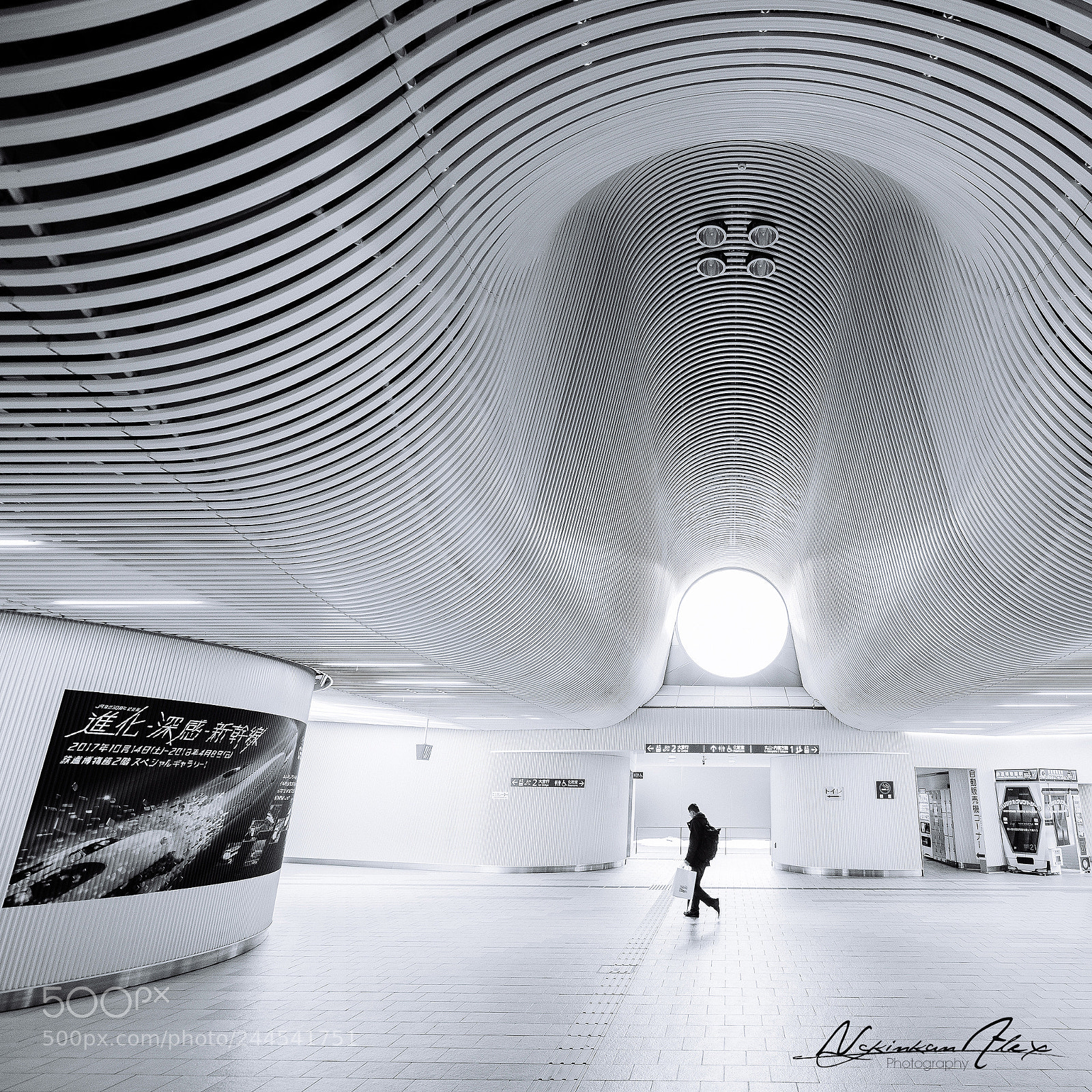 Sony a7R II sample photo. 行人 photography