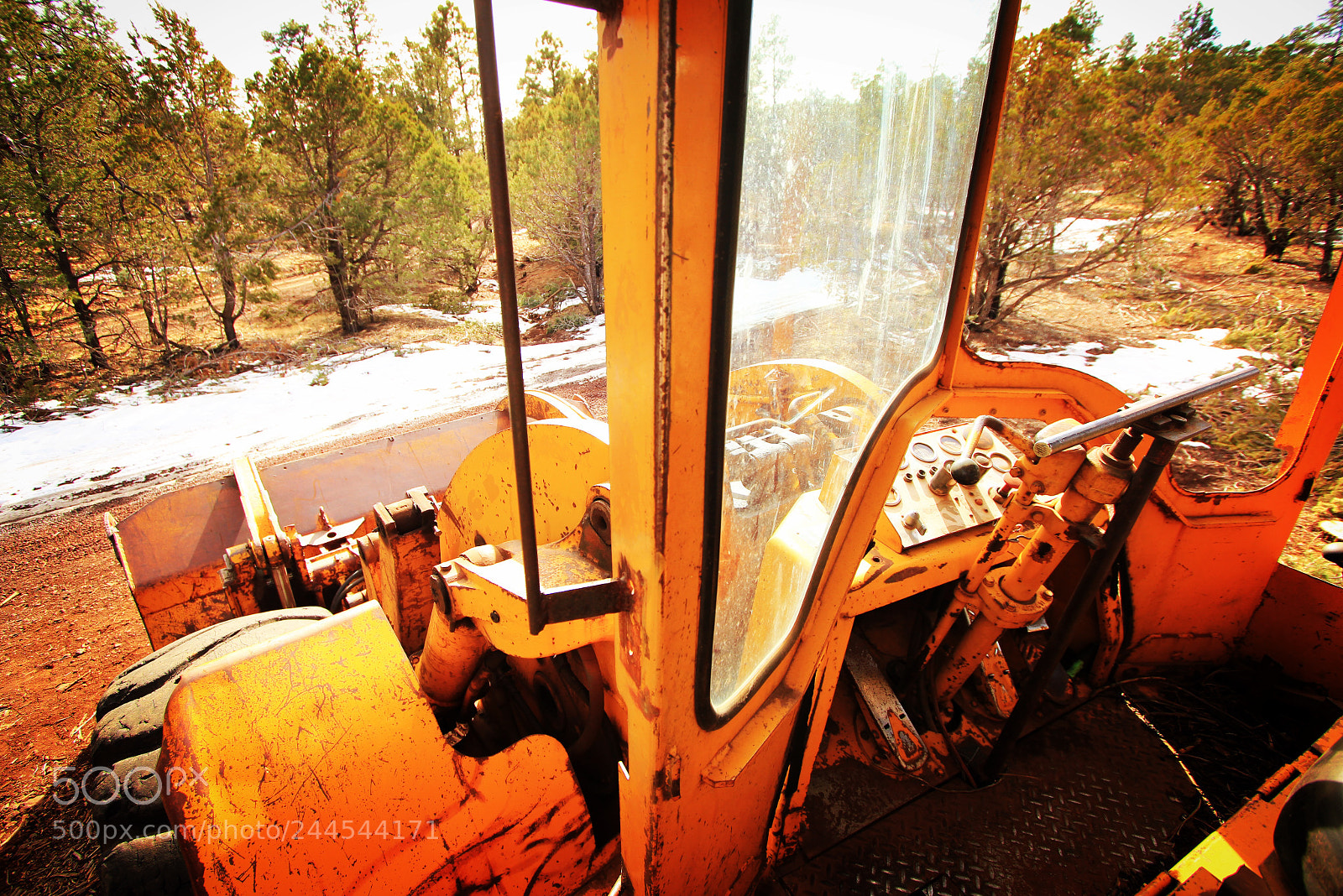 Canon EOS 550D (EOS Rebel T2i / EOS Kiss X4) sample photo. Abandoned and alone. photography