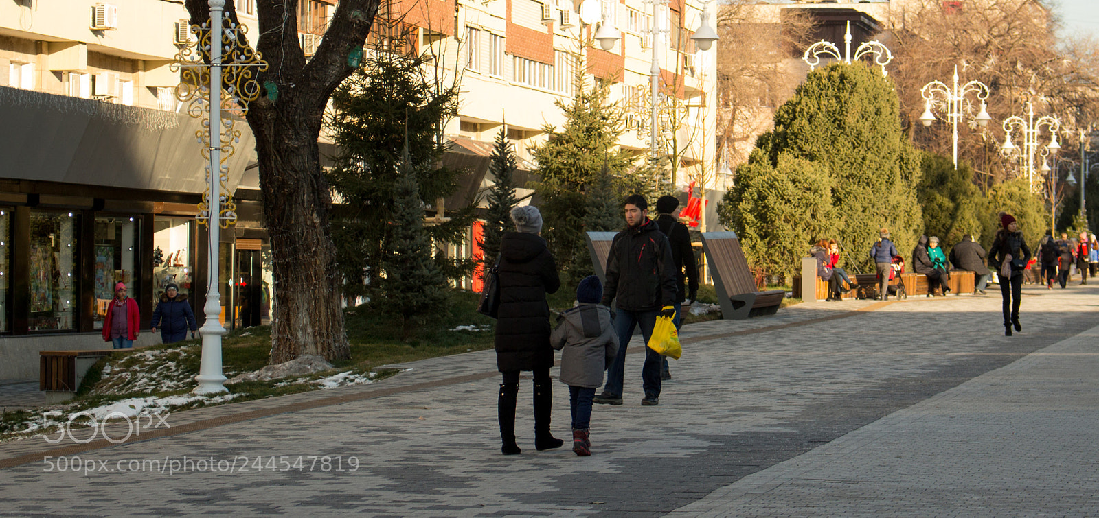 Canon EOS 100D (EOS Rebel SL1 / EOS Kiss X7) sample photo. Arbat passers by bearded photography