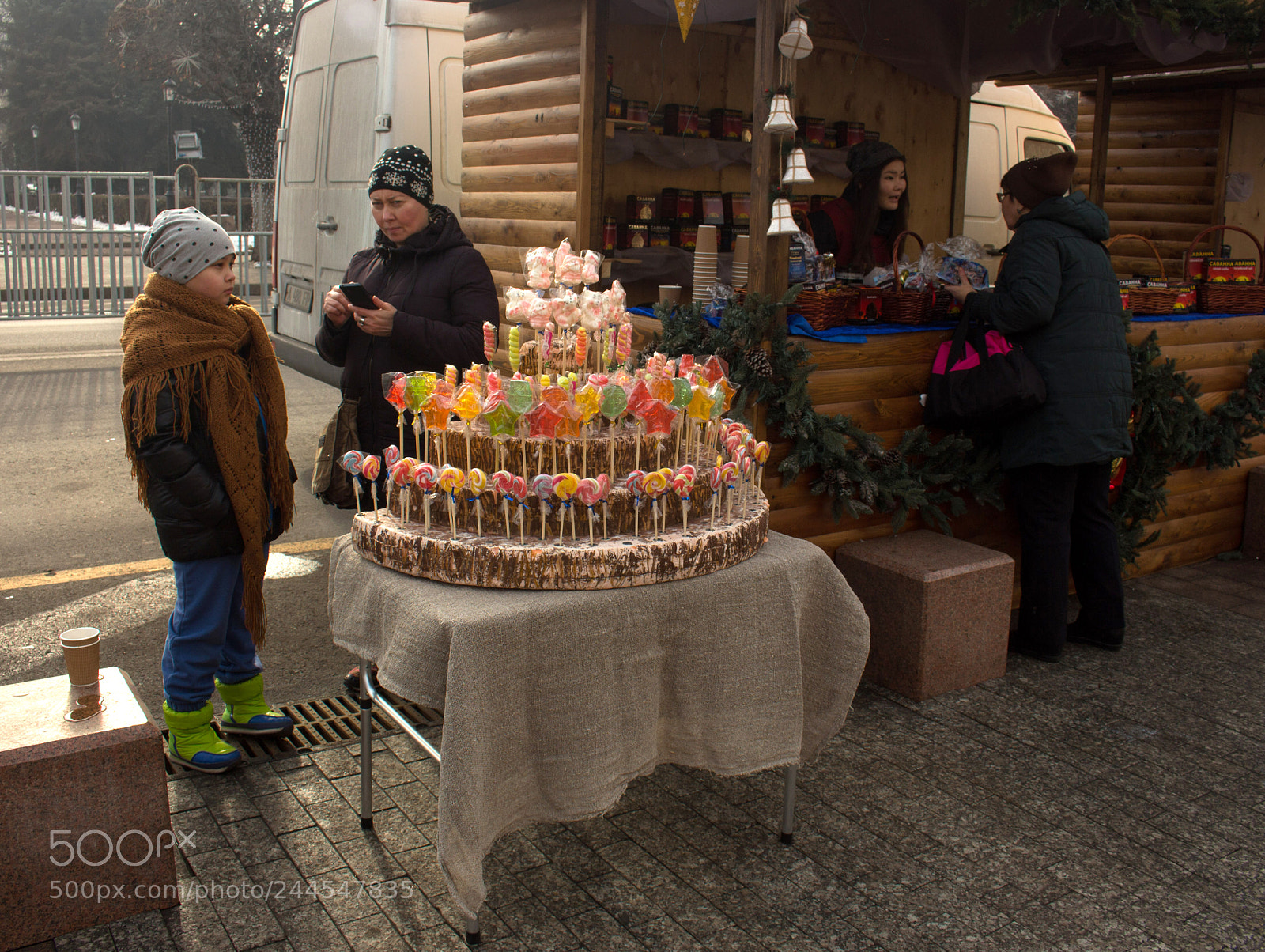 Canon EOS 100D (EOS Rebel SL1 / EOS Kiss X7) sample photo. Candy seller photography