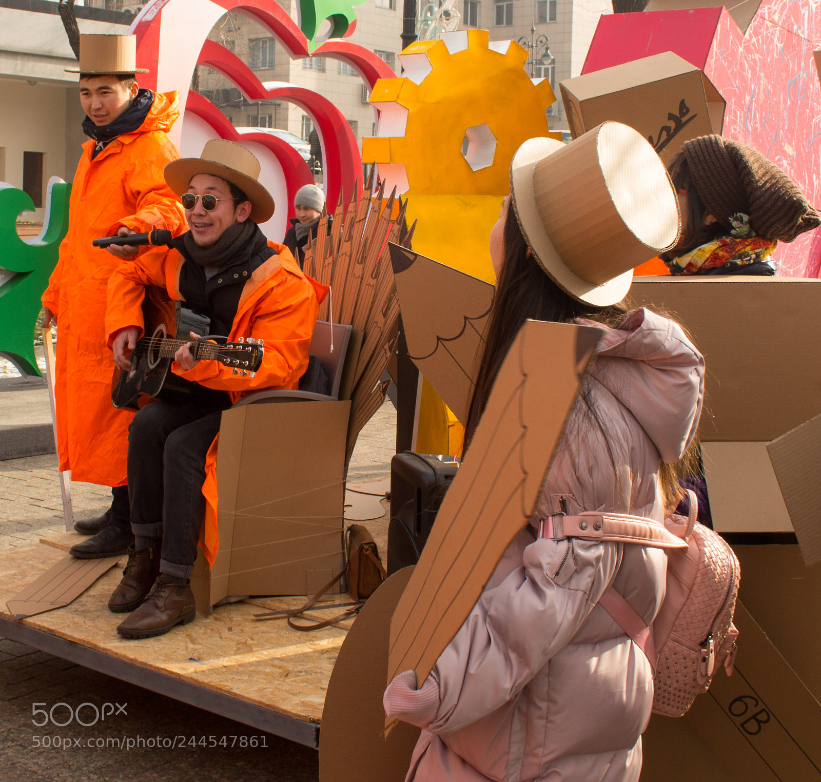Canon EOS 100D (EOS Rebel SL1 / EOS Kiss X7) sample photo. Orange musicians photography