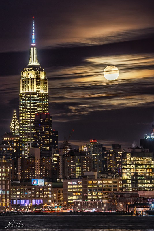 Super blue blood moon rising over Manhattan by Nike Koch on 500px.com